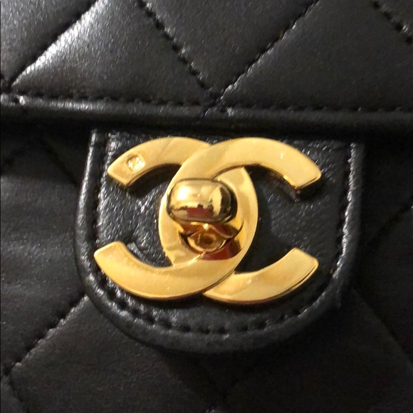 ❤️SOLD!!Authentic Chanel Black Matelasse CC Logo Bag - Picture 2 of 8